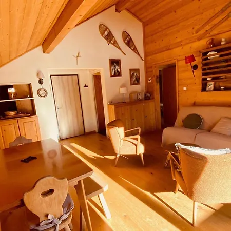 Appartement 3 Pieces Savoyard Avec Balcon, Cheminee, Proche Commerces Et Remontees Mecaniques - Fr-1-459-18 La Clusaz